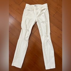 White Joe’s size 25 jeans.